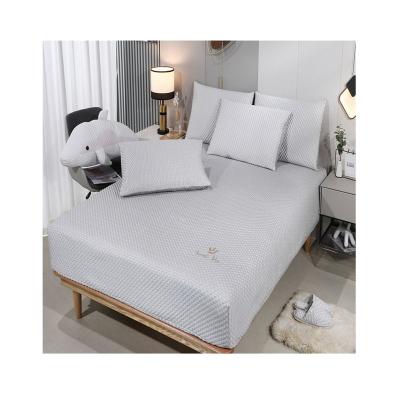 China New Waterproof Summer Ice Silk Air Layer Bed Protector Mat Waterproof Bed Cover Mat for sale