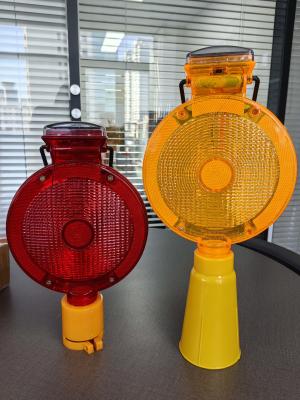 中国 ABS Lens Super Bright LED Construction Solar Traffic Cone Warning Light Led Traffic Barricade Light 販売のため