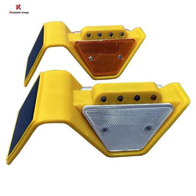 Chine Réflecteur solaire à LED clignotant de la route garde-corps blanc jaune rouge Réflecteur Délineur à vendre