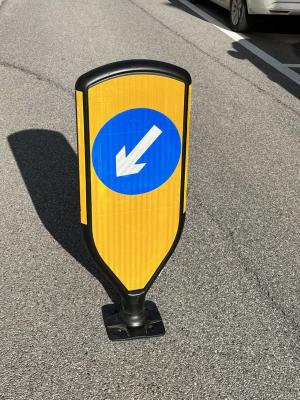 China Road Safety Warning Reflective Traffic Sign Delineator Board Lane Separator Divider for sale