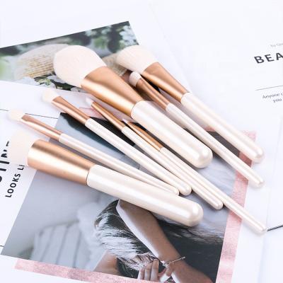 China Angular Blush 8 Pcs Quality Make Up Brushes Handle Artificial Wool White Makeup Brush Set for sale