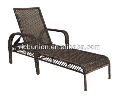 China Stable Outdoor Garden Hunting Carefree Antique Wicker Lounge Chair for sale