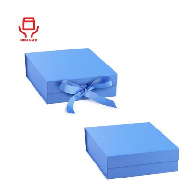 China Recycled Materials Packaging With Bow Jewelry Box Gift Box With Custom Gloss Effect Flap Logo Magnetic Folding Box for sale