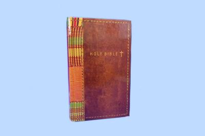 China Hardcover Holy Bible Printing , Silver Foiling , For Bible Seminar for sale