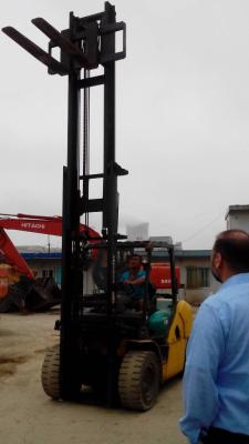 China Komatsu forklift 5 tons,komatsu 4/10/15/30/100 ton forklift avaliable for sale