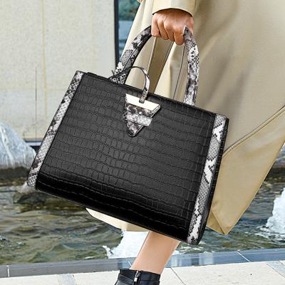 China Fashionable Motion Sensing Handbags Bolsos De Mujer Snake Cross NEW 2023 - Body Bag Tote Bag For Women for sale