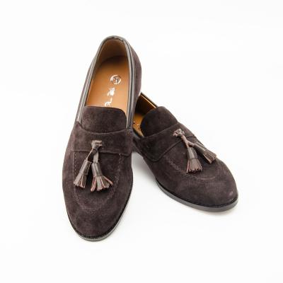 China Breathable Upper Low Suede Genuine Leather Slip On Round Toe Tassel Decorative Loafer Men Shoes for sale