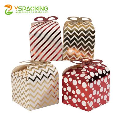 China Recyclable in Stock Eco-Friend Christmas Candy Wrapping Paper Box Portable Biodegradable Square Christmas Eve Apple Gift Box for sale