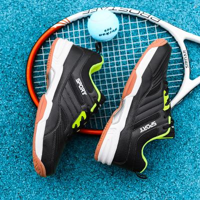 China EVA Breathable Non Marking Indoor Outdoor Tennis Sports Badminton Shoes For Men for sale