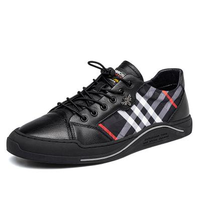 China 2021 Stylish Deodorization OEM Classic Black White Leather Male Casual Shoes For Men for sale