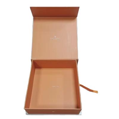 China Handmade Custom Brand Cardboard Paper Boxes Packaging Magnetic Gift Box With Ribbon for sale