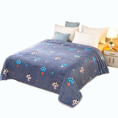 China Anti-pilling Luxury High Quality Designer Logo Letter Manta Flaneel Fleece Frazada Brand Travel Throw Blanket for sale