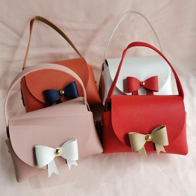 China Fashionable European Wedding Leather Portable Candy Box Candy Bag for sale