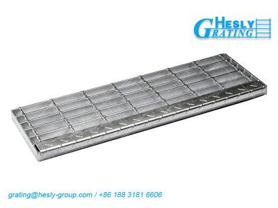 China Anti-skidding Bar Grating Stair Treads | 250X800mm | 30mm depth | Checker Plate Nosing - Hesly Grating China for sale