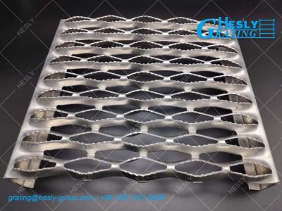 China 450mm width Carbon Steel Antiskid Safety Grating Channel | China Safety Grating Factory for sale