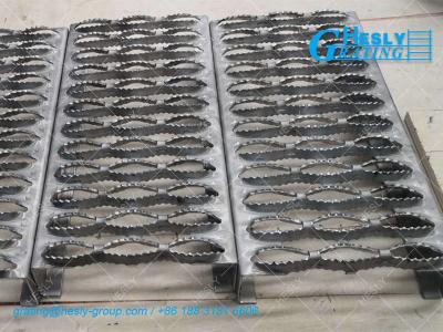 China Antiskid Metal Safety Grating 300X3000mm | China ISO certificated Supplier for sale