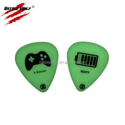 China GUITAR Novelty Glow In The Light Up Dark Guitar Pick for sale