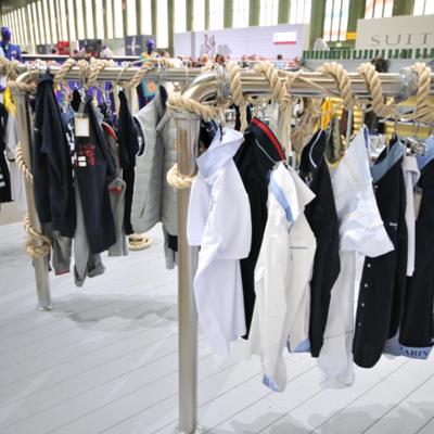 China Eco - Friendly Industrial Style Iron Pipe Clothes Display Racks Clothing Exhibition Display for sale