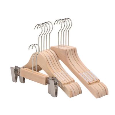 China Wholesale Price Eco-Friendly Cotton Twine Clothing Shop Wholesale Price Anti-Slip Solid Wood Hanger for sale