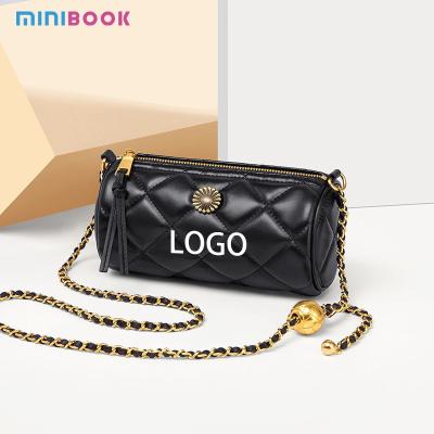 China Low MOQ Mix Models 2024 Young Girls Leather Handbags with Fashion Design and Chain Purse for sale