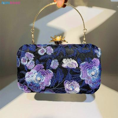 China Low MOQ Mix Models Designer Elegant Embroidered Handmade Beaded Dinner Bag for Daily Life for sale