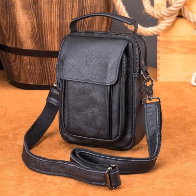 China Genuine Leather Men Messenger Bag Vintage Style Calfskin Crossbody Shoulder Bag for Men for sale