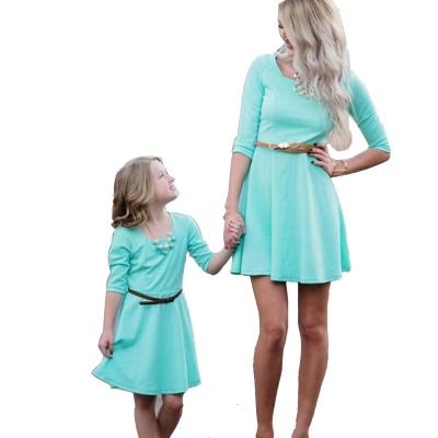 China QUICK DRY Mommy and Me Solid Color Matching Dresses Half Sleeve O-Neck Mom and Daughter Clothes Matching Outfits for sale