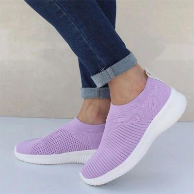 China Damping 35-43 large size round toe pregnant women lightweight comfortable breathable non-slip sports shoes for sale