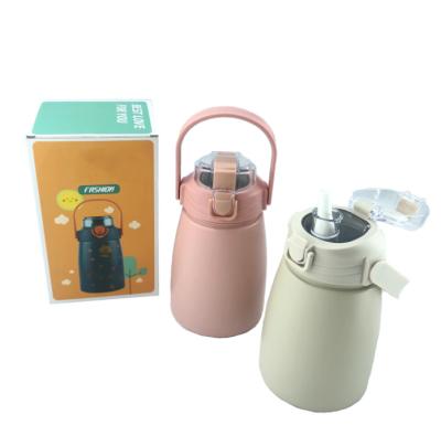 China Low MOQ 1.0L Sustainable Wholesale Kids Water Bottle With Straw Vacuum Insulated Stainless Steel For Kids School for sale