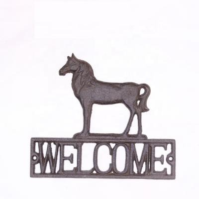 China Rustic Vintage Cast Iron Horse Shape Wall Mount Welcome Sign Wall Decor Home Tag House Plaque Garden Gate Door Sign for sale