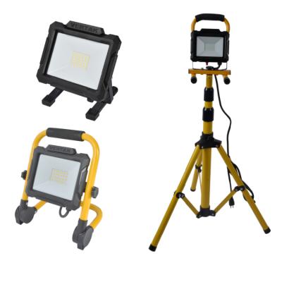 China Waterproof LANDSCAPE Tripod Lamp Laser Work Led Light With Telescoping Tripod for sale