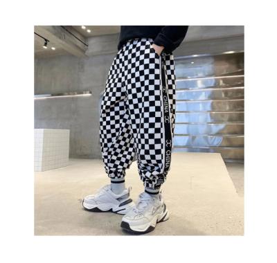 China 2022 spring and autumn children's retro fashionable handsome breathable casual sweatpants for sale