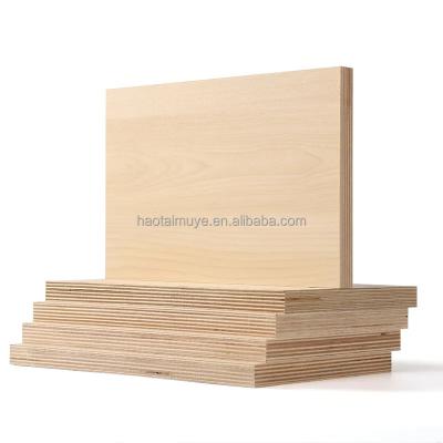 China 1220 x 2440mm Melamine 4x8 Veneer Veneer Plywood Soft Outdoor White Laminated Furniture Board for sale