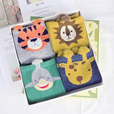 China Cute cartoon autumn socks baby package box cotton sporty newborn anti slip socks for babies for sale