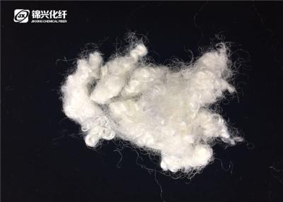 Chine Réutilisez le poly blanc optique de la fibre d'agrafe de catégorie 7D*64mm HCS non - pour le capitonnage à vendre