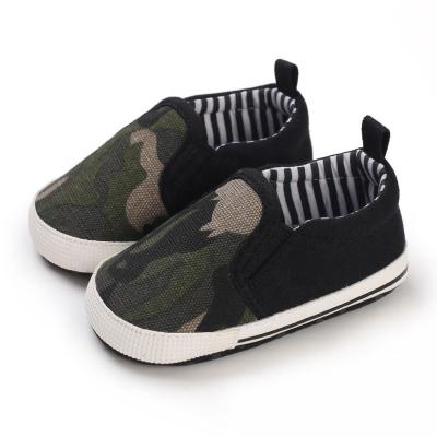 China EVERTOP Camouflage Flat Pattern Soft Non Slip Sole Cotton Canvas Baby Boy Loafers Newborn Loafer Shoes for sale