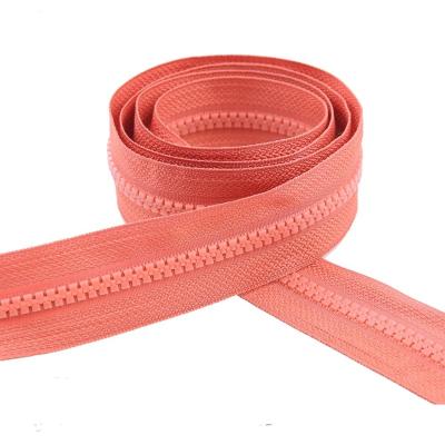 China Wholesale High Quality Low Price DAWEI Brand Industrial Widely Used No.5 Long Chain Automatic Lock Large In Plastic Zipper Roll for sale