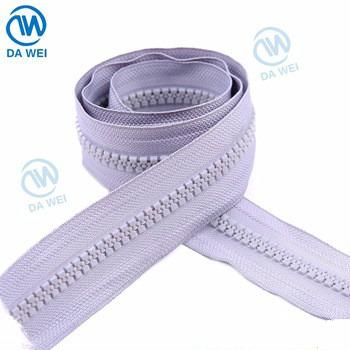 China DAWEI Brand Cheap Selling Long Chain High Quality Plastic Zipper Factory Wholesale Plastic Roll for sale