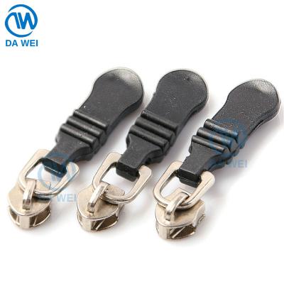 China DAWEI Brand Custom Design Zipper Nickel Free Rubber Slider Zipper Puller Slider for sale