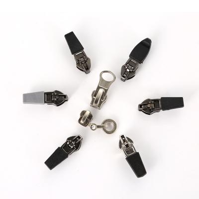 China Professional Manufacturer Brand DAWEI Magnetic Zipper Slider No.5 Nickel Free Slider Nickel Gold Zipper Slider for sale