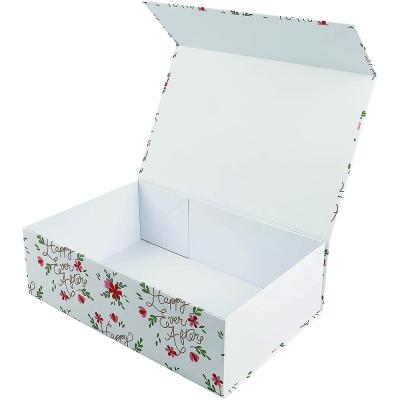 China Small Recyclable Metal Wedding Favors Bridesmaid Gift Box 2022 Custom Paper Box for sale