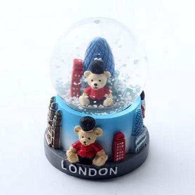 China Custom 80mm Artificial Glass Snow Globe Europe London Snow Globes With Cities For Wholesaler for sale