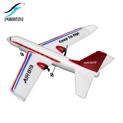 Cina FX819 Hand Throwing Flying Glider Aircraft 2.4G 2CH EPP Foam Soft and Tough High Quality Aircraft Rc Plane in vendita