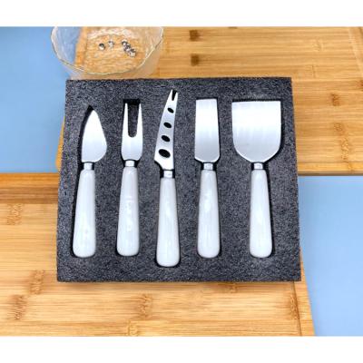 China 5 Pcs Sustainable Rustic Holiday Stainless Deluxe Cuttlery Set Cheese Knife For Cheese for sale