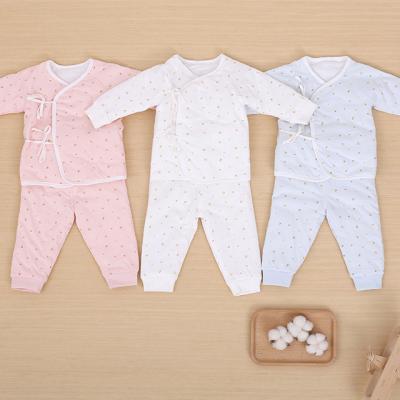 China Antibacterial 100% Cotton Quilted Print Overall Newborn Baby Winter Set Clothes Homewear With Ribbon for sale