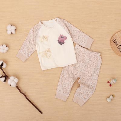 China Heart Shaped Newborn Casual Cotton Baby Clothes Set With Rope for sale