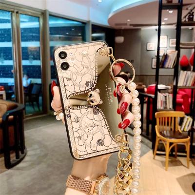 China 2021 shockproof new mirror fox for iphone11pro phone case apple 12 diamond xsmax pearl chain xr protective case for sale