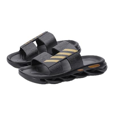 China Fashion trend new men's outdoor slippers are comfortable and wear-resistant fashion beach style personalized walking slipper for sale