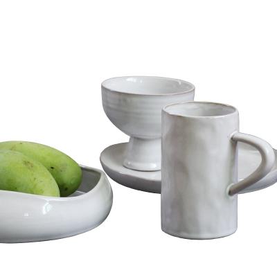 China Sustainable European Style Irregular Shaped Dishes Dishes Set Tableware In White Color For Home Restaurant Use for sale