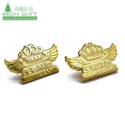 China Custom 3D Metal Gold Plating Bee Hot Selling Zinc Alloy Cute Animal Pilot Wings Crown Sheriff Lapel Pin Badges For Souvenir for sale